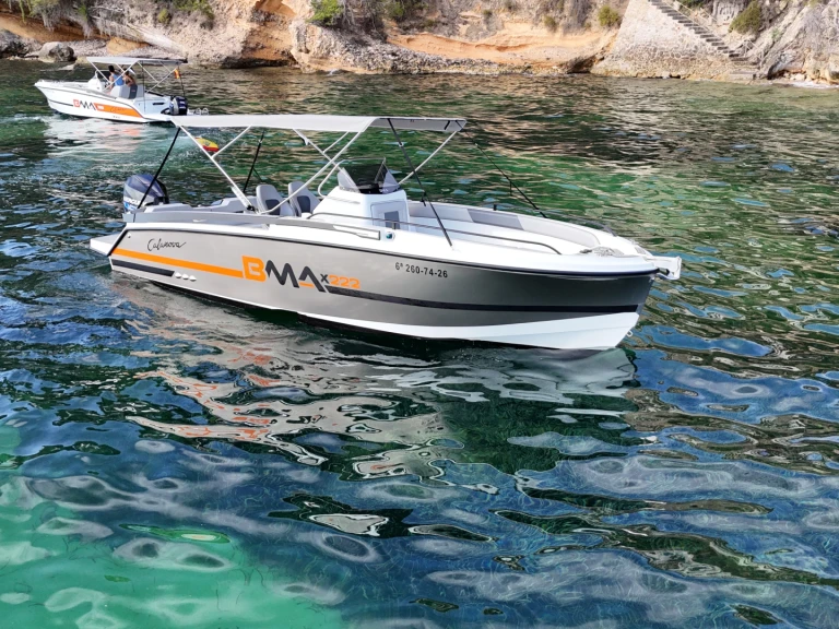 Pronájem lodi Palma de Mallorca lákavé ceny BMA X222