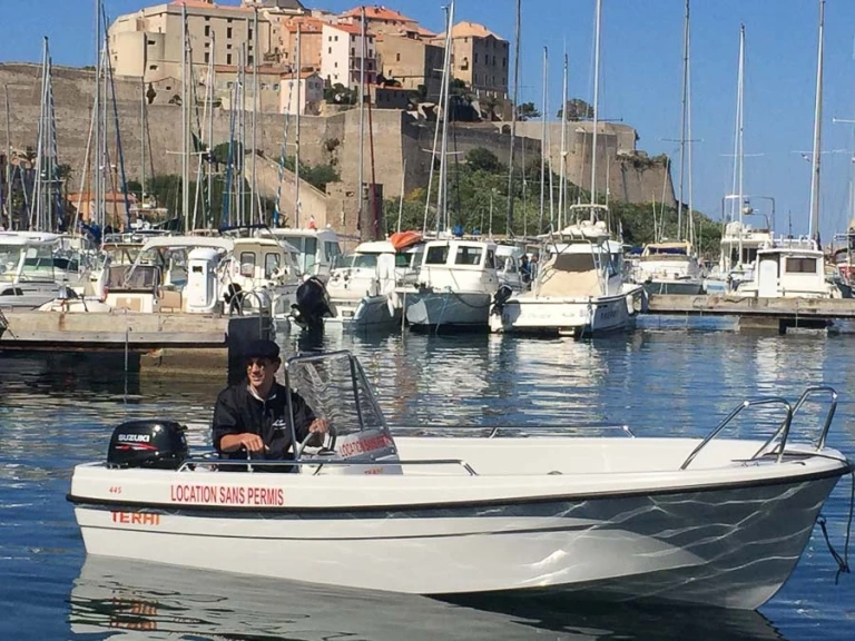 Pronájem lodi Terhi 445 C v Calvi na Samboatu