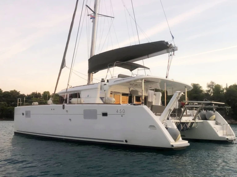 Pronajmout si Lagoon Lagoon 450 F v Alimos