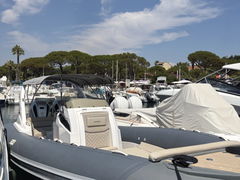 Pronájem Polotuhá loď v Sainte-Maxime -Salpa Salpa Soleil 28