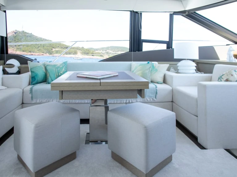 Pronájem Motorová loď v Cannes -Prestige 630s