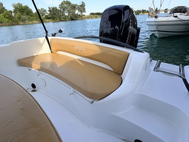 Pronájem lodi Bevazzana lákavé ceny Shark 19