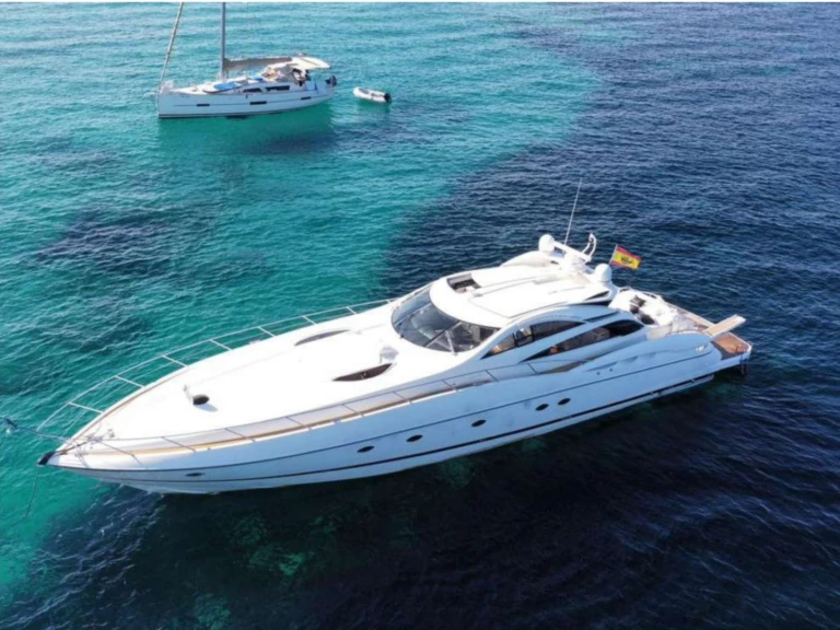 Pronájem Jachta Sunseeker s licencí