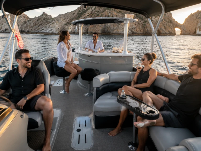 Motorová loď k pronájmu v Cabo San Lucas za nejlepší cenu