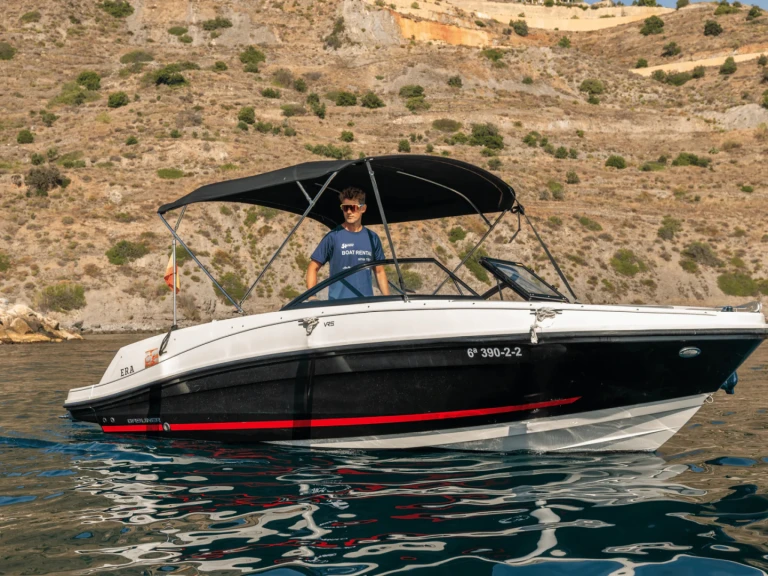 Pronájem jachty v La Herradura -Bayliner VR5 na Samboatu