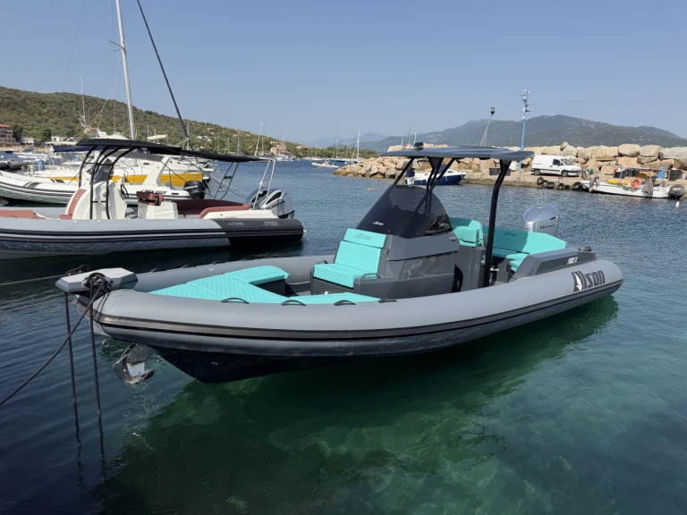 Alson Force 8 jednotlivci a charterové společnosti v Porto Pollo