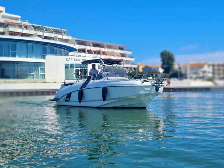 Pronajmout si Bénéteau Flyer 8.8 SUNdeck v Saint Raphael