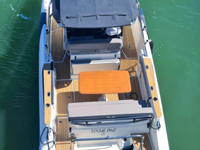 Pronájem lodi Saint Raphael lákavé ceny Flyer 8.8 SUNdeck