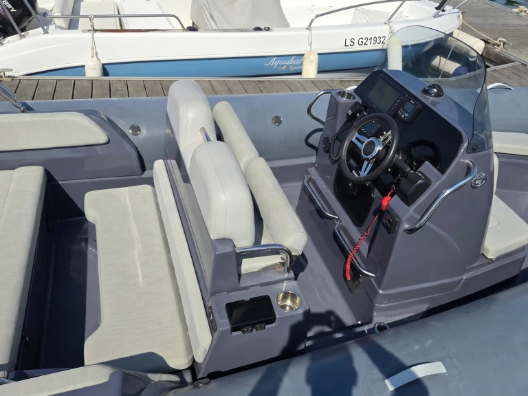 Pronájem lodi Zodiac Medline 7.5 v Les Sables-d'Olonne na Samboatu