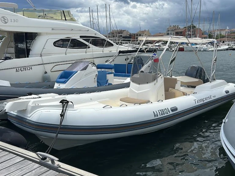 Pronájem jachty v Porto-Vecchio -Capelli Tempest 700 Sun na Samboatu