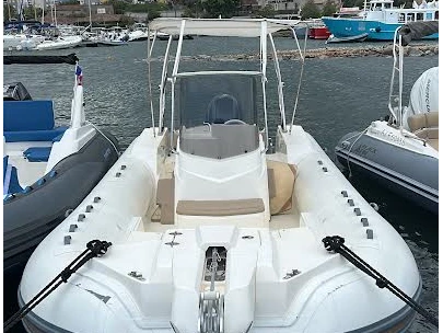 Pronajmout Polotuhá loď se skipperem či ne Capelli v Porto-Vecchio