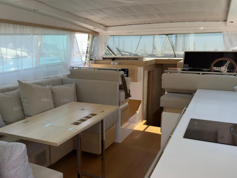 delta 48 jednotlivci a charterové společnosti v Beaulieu-sur-Mer