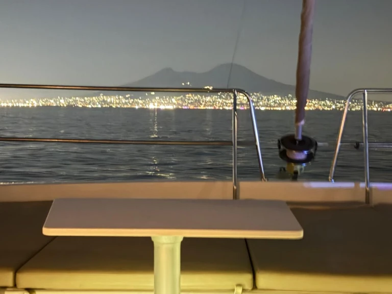 Pronájem lodi Bali Bali 4.3 v Rada di Napoli na Samboatu