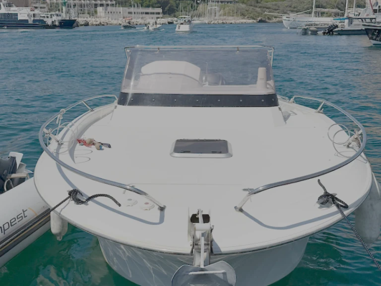 Pronájem Motorová loď Pacific Craft s licencí