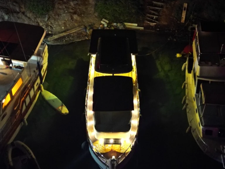 Pronajmout Motorová loď se skipperem či ne Custom Made v Göcek 
