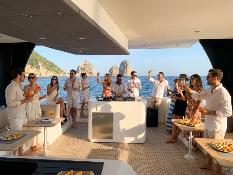 Pronajmout si CAT SEA Star 380 v Positano