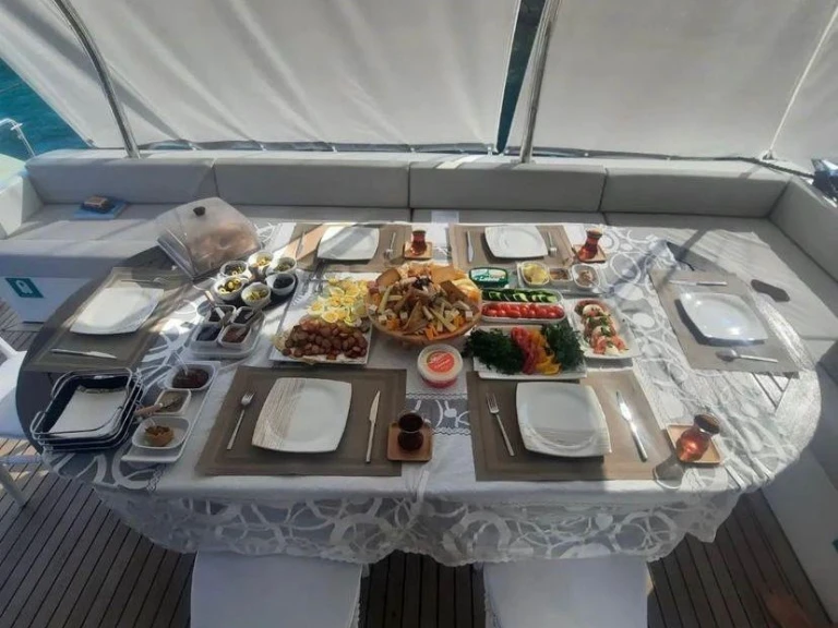 Custom Made Custom made jednotlivci a charterové společnosti v Göcek 