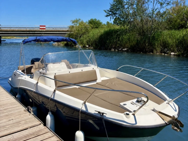 Pronajmout Motorová loď se skipperem či ne Quicksilver v Carnon-Plage