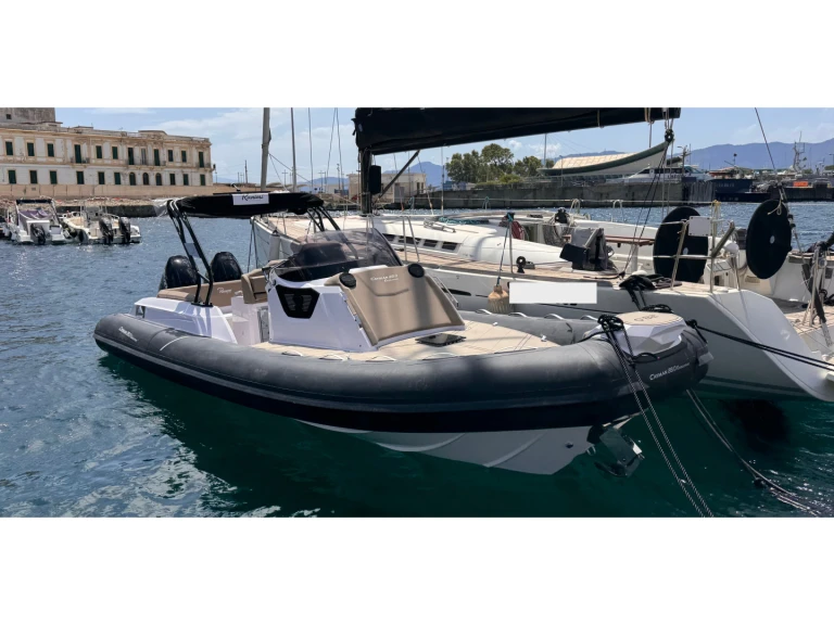 Pronájem Motorová loď v Reggio Calabria -Ranieri Ranieri Cayman 28.0 Executive