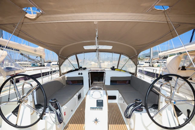 Jeanneau Sun Odyssey 440 jednotlivci a charterové společnosti v Kaštela