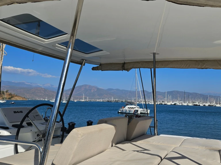 Pronájem lodi Fethiye lákavé ceny Lagoon 50