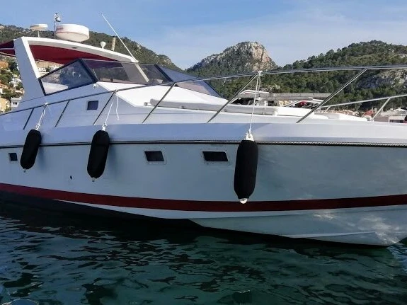 Guy Couach Guy Couach 1000 Sport jednotlivci a charterové společnosti v Port d'Andratx