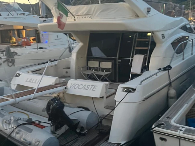 Motorová loď k pronájmu v Polignano a Mare za nejlepší cenu