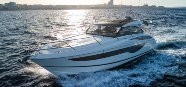 Pronájem lodi Princess V40 v Port de Sitges Aiguadolç na Samboatu