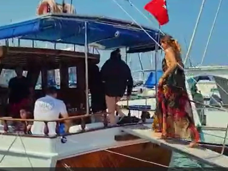 Pronajmout si costume 50 v Kusadasi