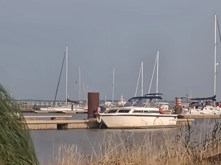 Motorová loď k pronájmu v Pauillac za nejlepší cenu