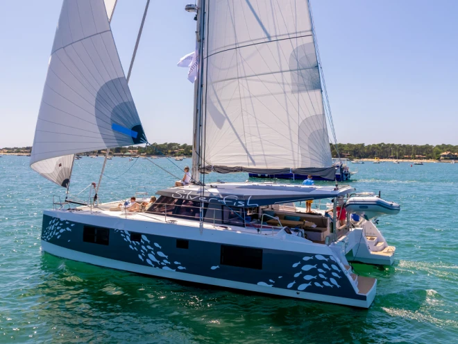 Pronajmout si Nautitech Nautitech 40 Open  v Port-Saint-Louis-du-Rhône