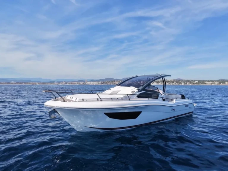 Pronájem Motorová loď v Castellammare di Stabia -Ranieri sauvage 34 