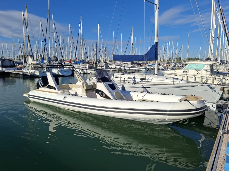 Pronájem lodi Tiger Topline 950 v Sainte-Maxime na Samboatu