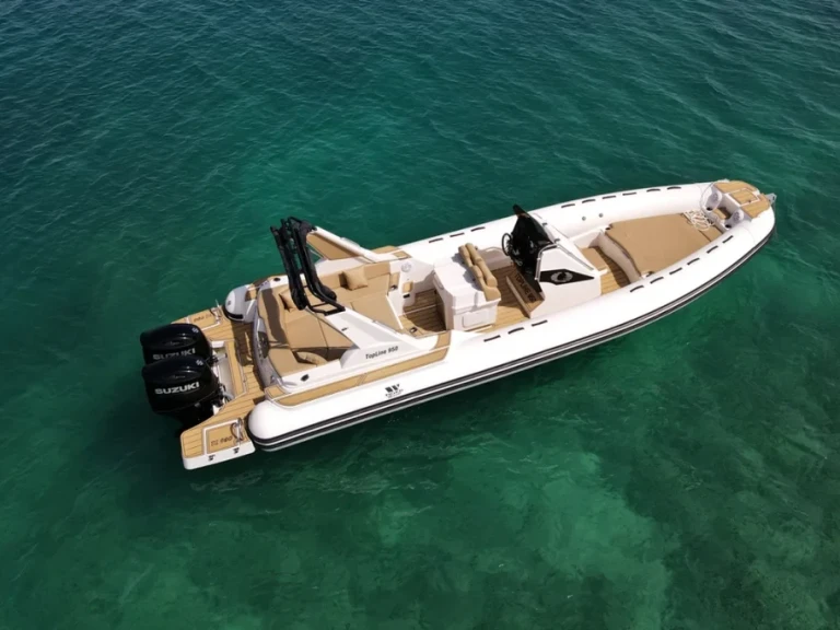 Tiger Topline 950 jednotlivci a charterové společnosti v Sainte-Maxime