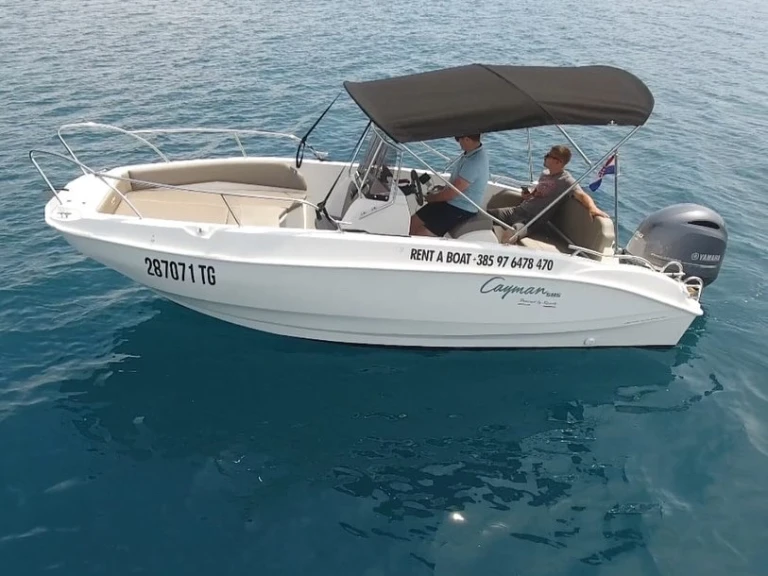Pronájem Motorová loď v Trogir -speedy Cayman 585