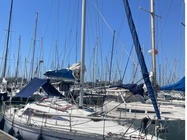 Pronajmout si Jeanneau Eolia v La Rochelle