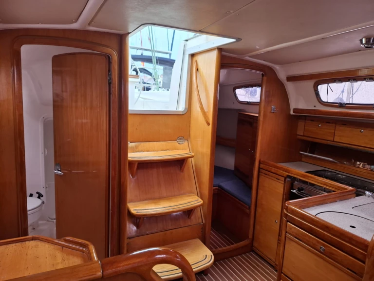 Pronajmout si Bavaria Bavaria 33 Cruiser v Trogir