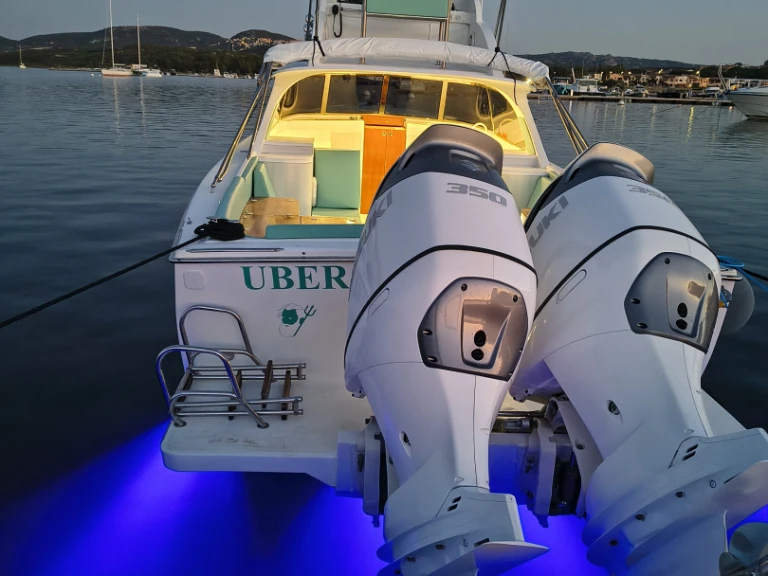 Pronajmout Motorová loď se skipperem či ne Bertram v Porto Pozzo