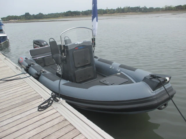 Pronajmout Polotuhá loď se skipperem či ne Searib's v Vannes