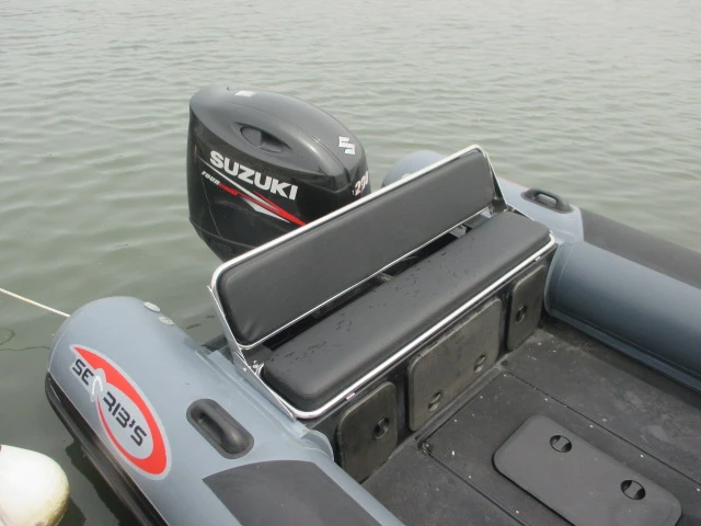 Searib's 6.70 fishing jednotlivci a charterové společnosti v Vannes