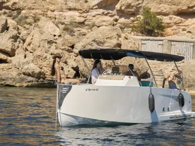 Pronájem Motorová loď v Sant Antoni de Portmany -X-Yachts X6