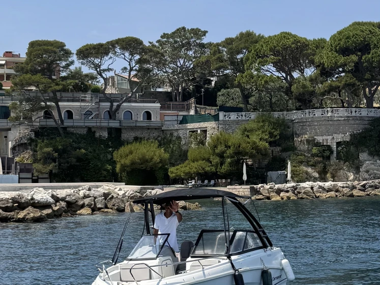 Pronájem lodi Jeanneau Cap Camarat 10.5 WA v Nice na Samboatu