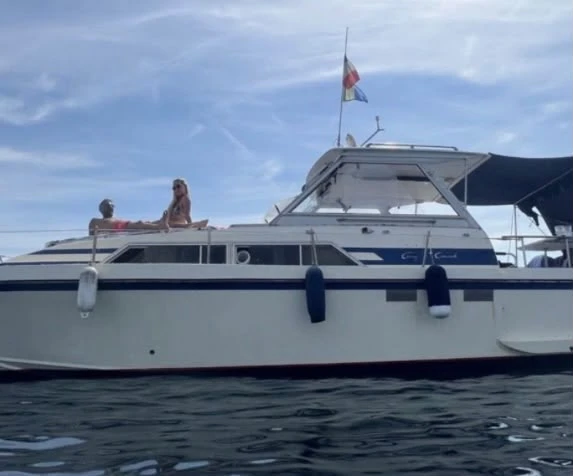 Pronajmout Motorová loď se skipperem či ne Guy Couach v Cannes