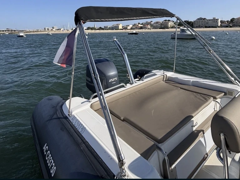 Pronajmout si Joker Boat Clubman 26 Special v Grand Piquey