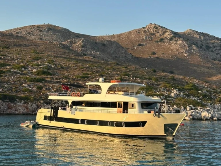 Pronájem lodi Custom Made Custom made v Göcek  na Samboatu
