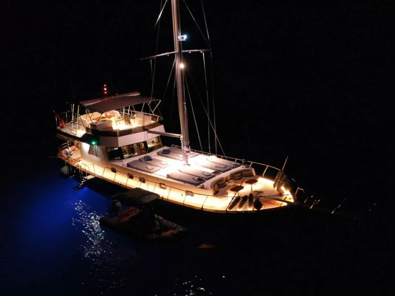Pronájem lodi Custom Made Custom made v Göcek  na Samboatu