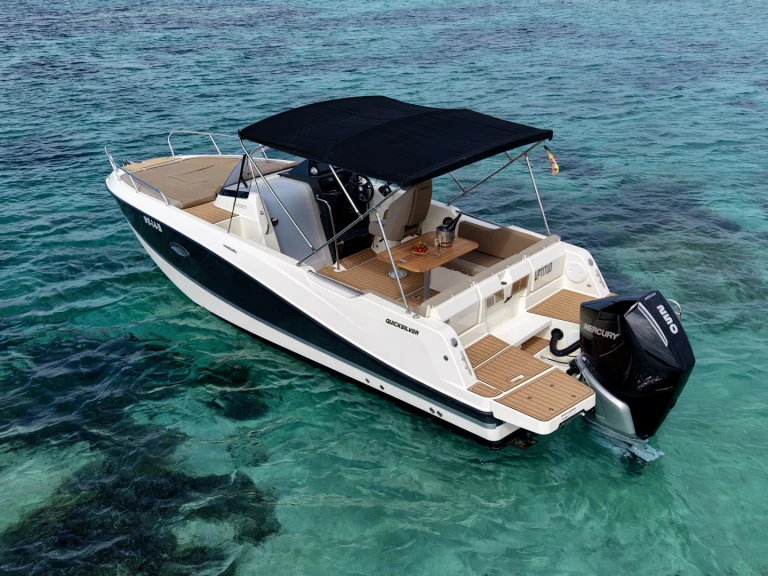 Motorová loď k pronájmu v Marina Ibiza za nejlepší cenu