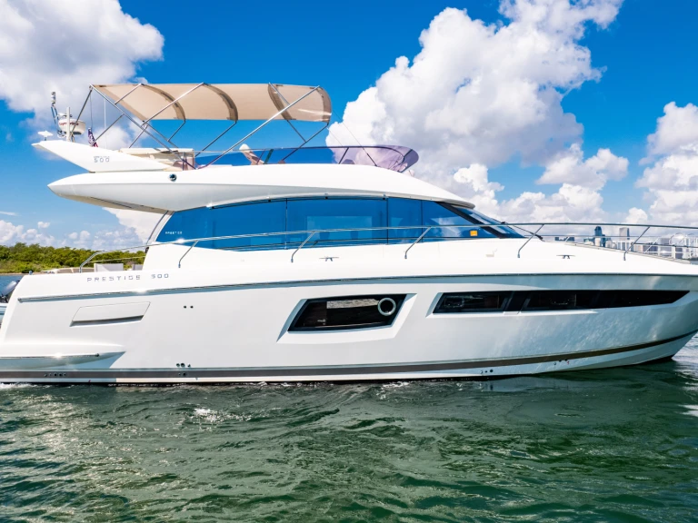 Pronajmout Jachta se skipperem či ne Prestige v Miami Beach