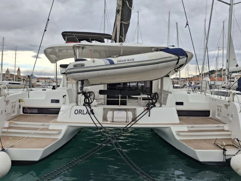 Lagoon Lagoon 42 jednotlivci a charterové společnosti v Trogir