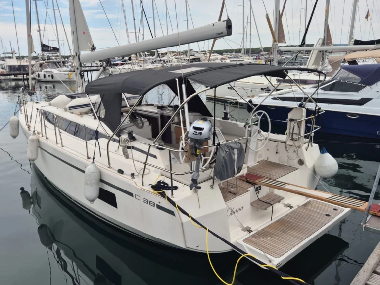 Pronájem jachty v Punat -Bavaria Bavaria C38 na Samboatu